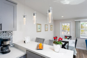 100 PERCENT NEW STUNNING HUGE HOME, GARDEN BEACH, RESERVED Parking
